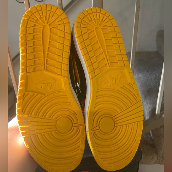 Air Jordan 1 OG - Picture 4 of 4